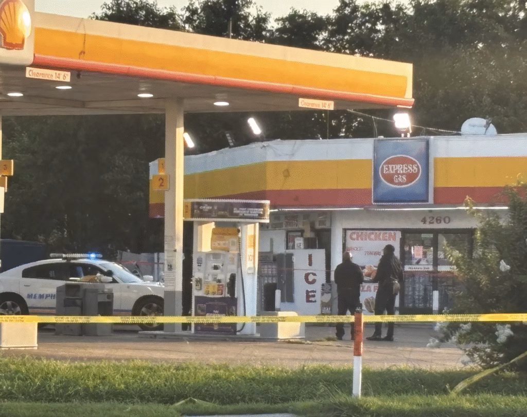 Policía mata a sospechoso de apuñalamiento durante ataque en gasolinera en Parkway Village